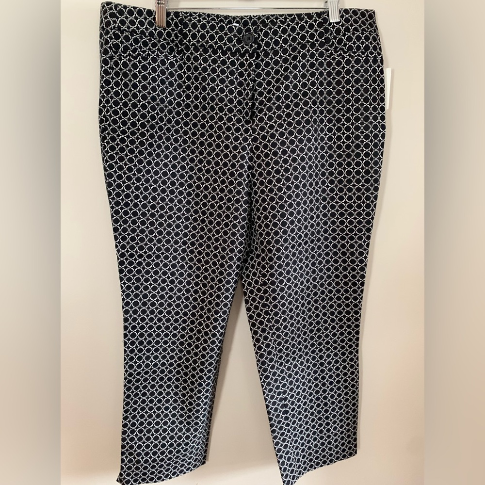 Crop pants, size 14. New with tags.